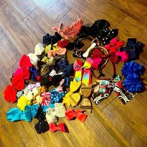 Bundle of random Hair bows.